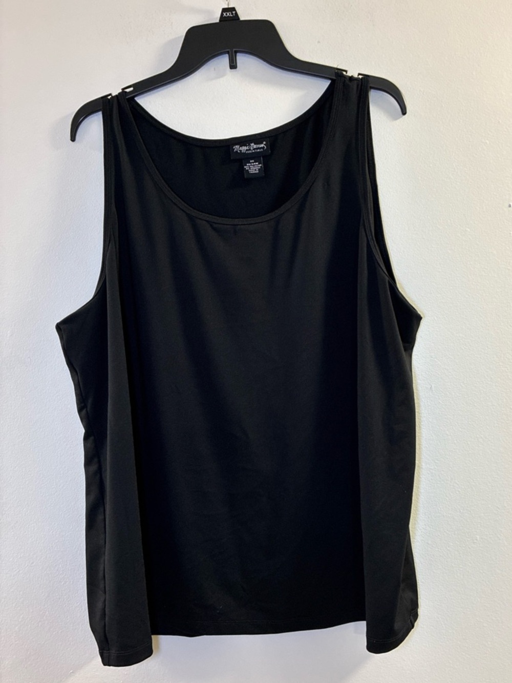 Maggie Barnes Black Stretch Lightweight Sleeveless Scoop‎ Neck Tank Top